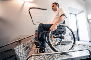 Plattformlift für Rollstuhlfahrer